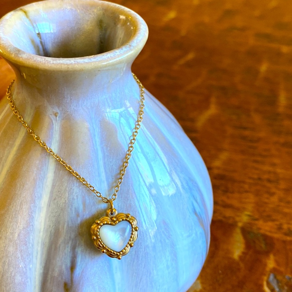 Beautiful Shell Heart Pendant